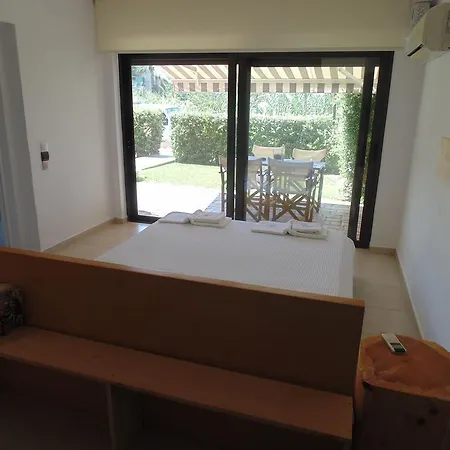 Achillion Villas Aparthotel