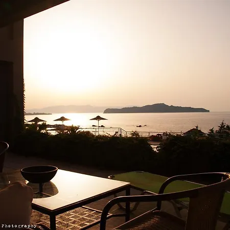 Achillion Villas Aparthotel *